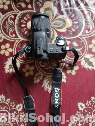 Sony A-200 DSLR